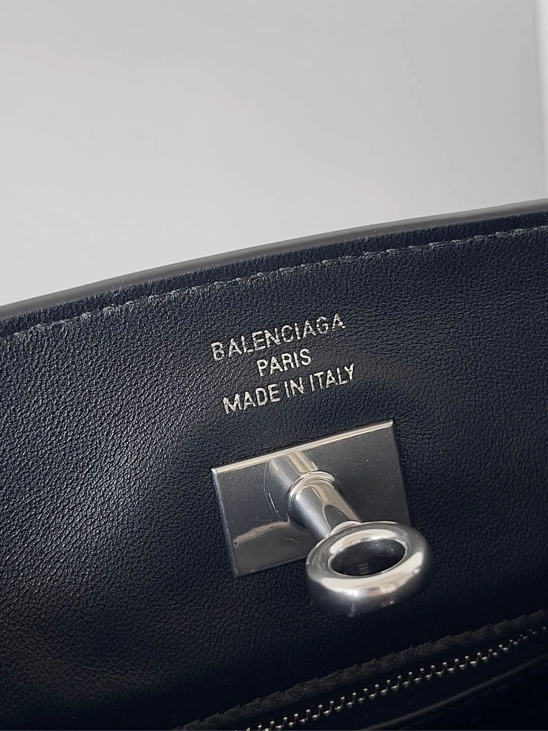 Sophisticated Balenciaga Urban Elegance Air Hobo Bag - Winter 2024 Collection 60968