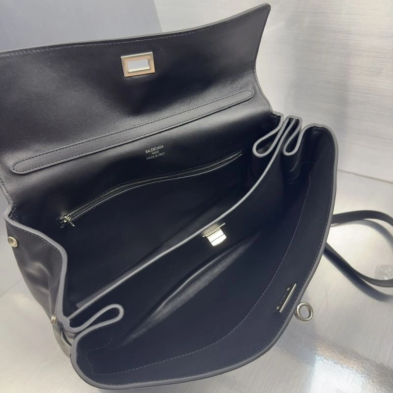 Sporty Balenciaga  Size Handbag Collection 69971