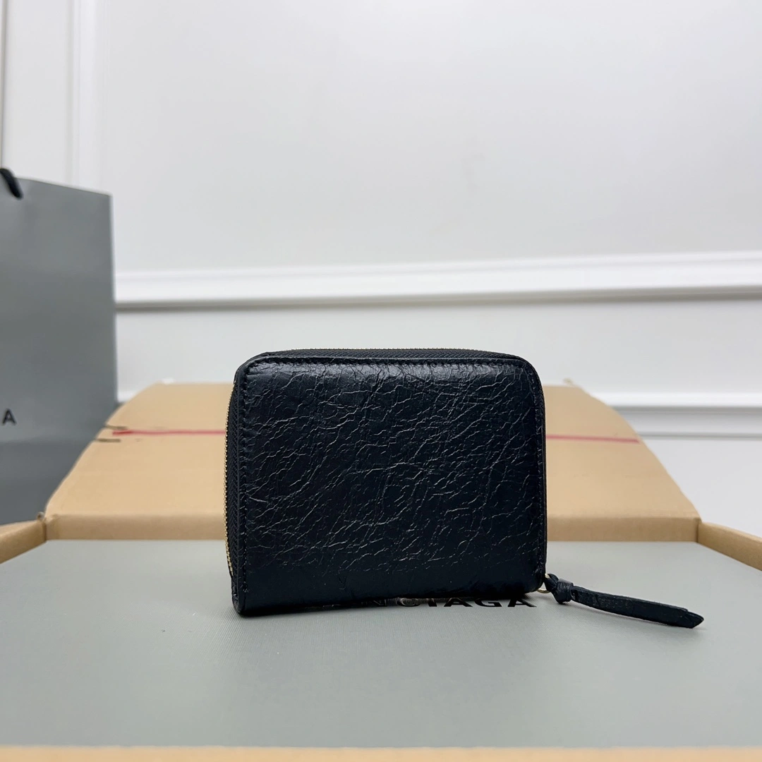 TechFriendly Balenciaga Vintage Cracked Leather  Card Holder 60890
