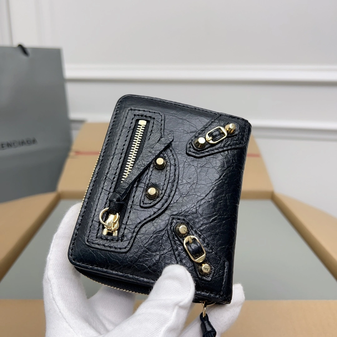 TechFriendly Balenciaga Vintage Cracked Leather  Card Holder 60890