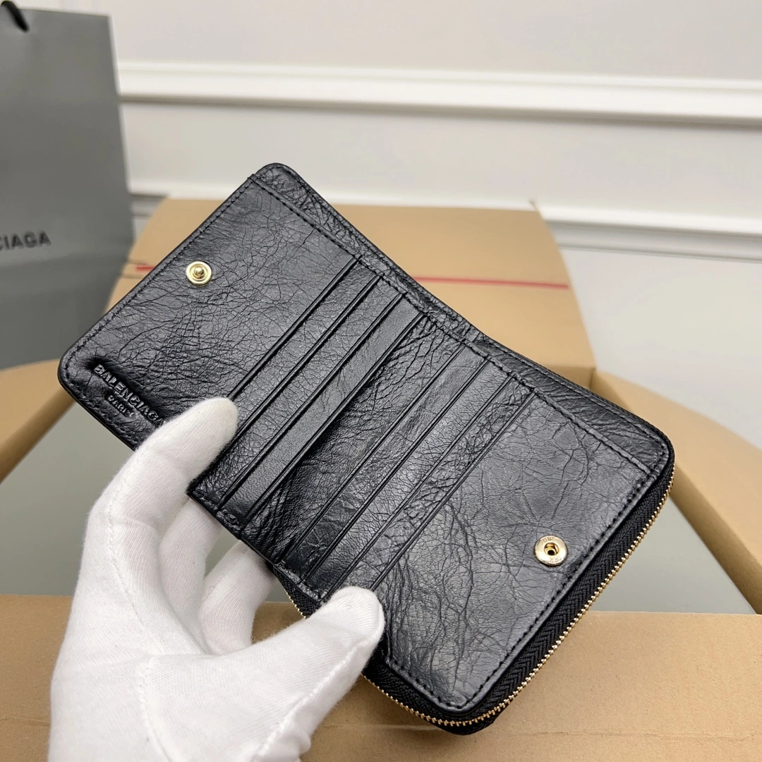 TechFriendly Balenciaga Vintage Cracked Leather  Card Holder 60890