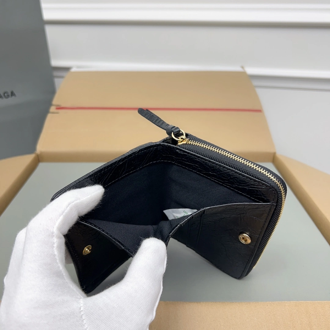 TechFriendly Balenciaga Vintage Cracked Leather  Card Holder 60890