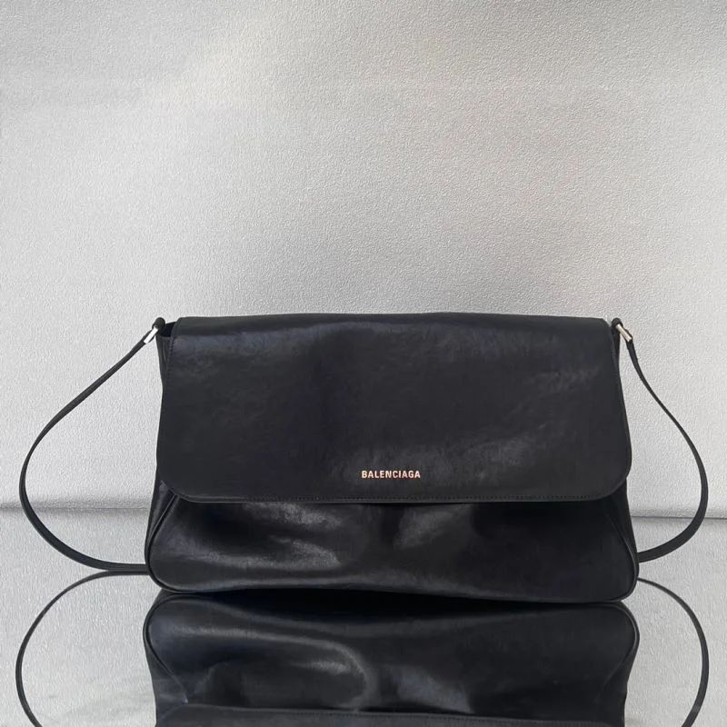 Trendsetting Balenciaga Vintage Grungy Leather Everyday Bag - Model 38247