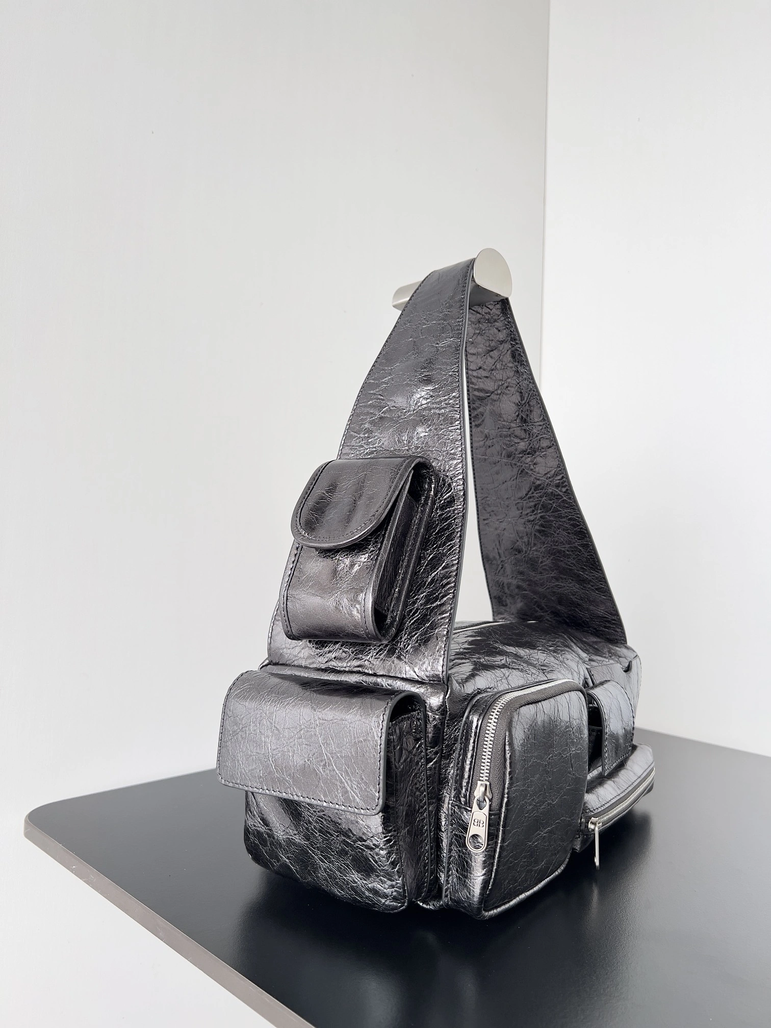 Fashionable Balenciaga Vintage Lambskin Multi-Pocket Punk Shoulder Tote Bag 64702