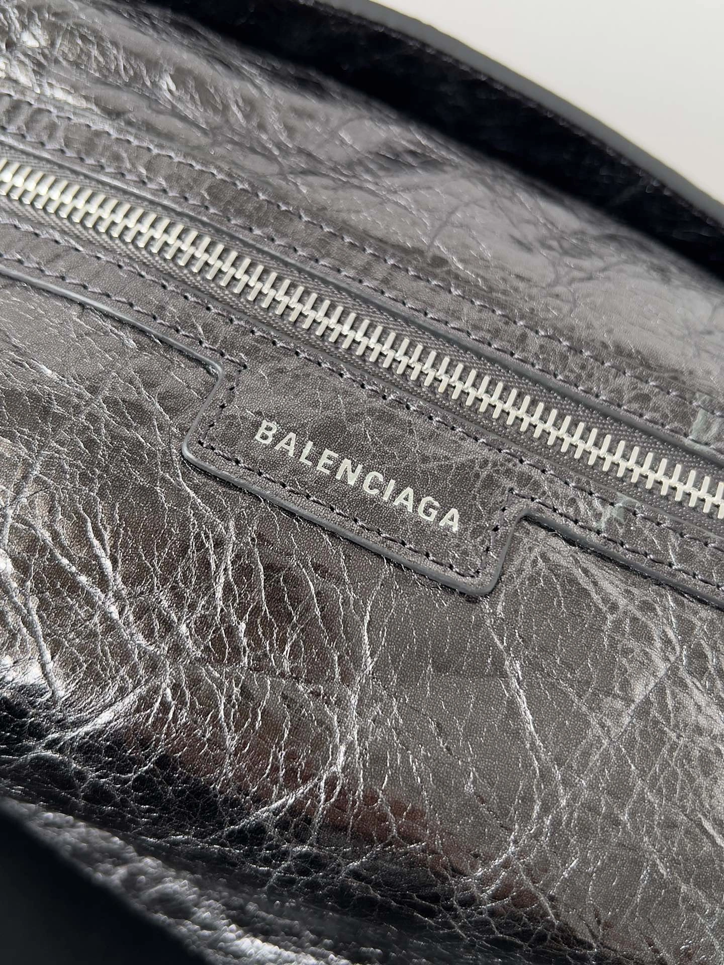 Fashionable Balenciaga Vintage Lambskin Multi-Pocket Punk Shoulder Tote Bag 64702