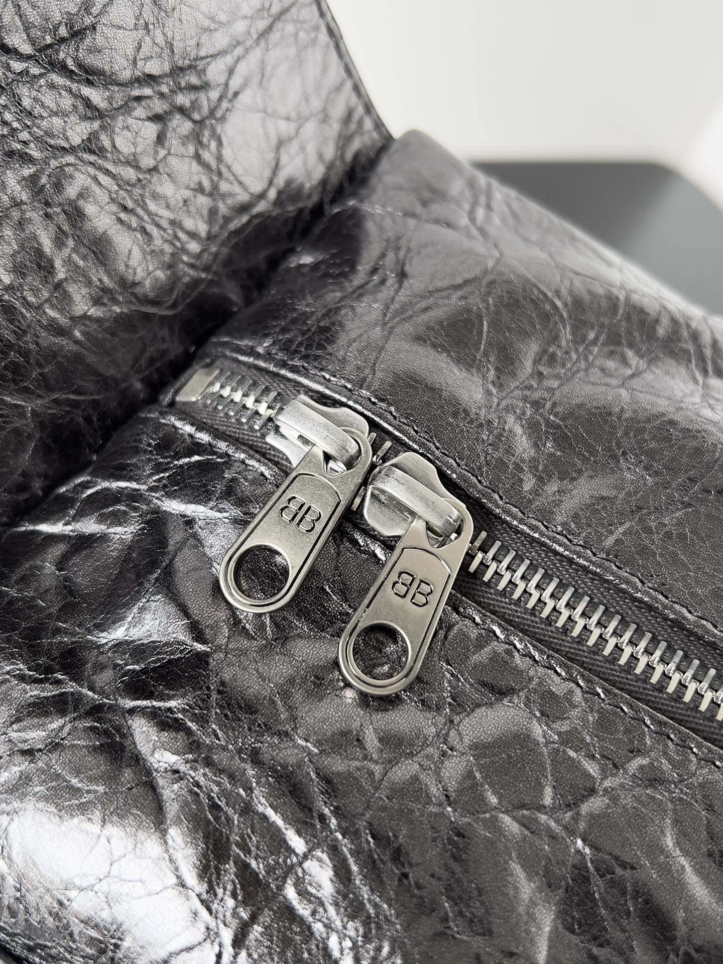 Fashionable Balenciaga Vintage Lambskin Multi-Pocket Punk Shoulder Tote Bag 64702