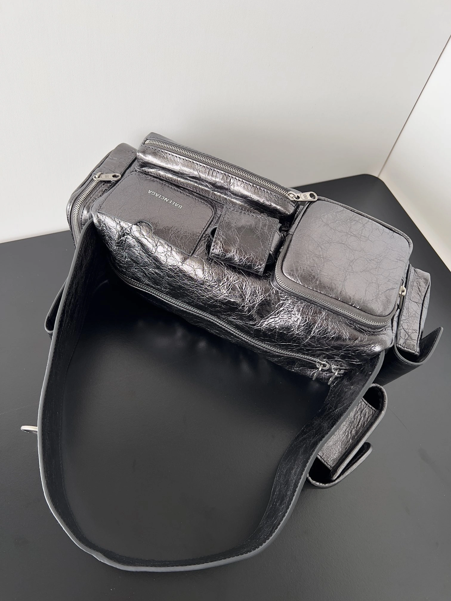 Fashionable Balenciaga Vintage Lambskin Multi-Pocket Punk Shoulder Tote Bag 64702