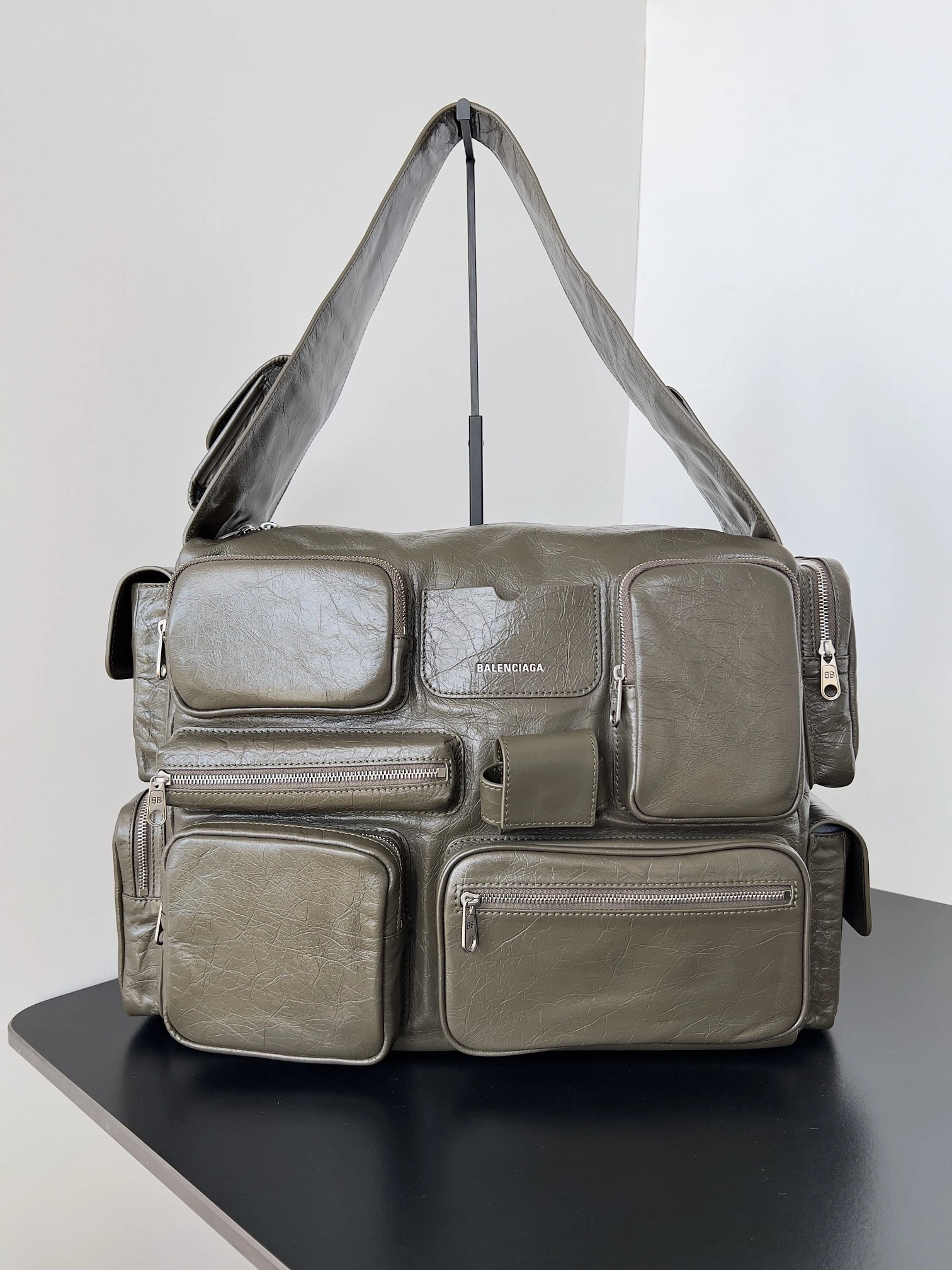 Balenciaga Vintage Lambskin  Multi-Function Street Style Tote MoistureWicking 64660