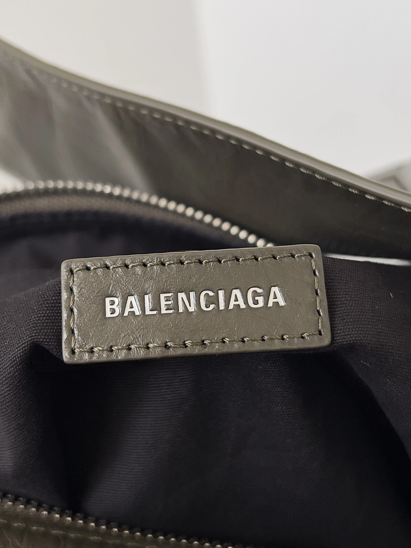 Balenciaga Vintage Lambskin  Multi-Function Street Style Tote MoistureWicking 64660