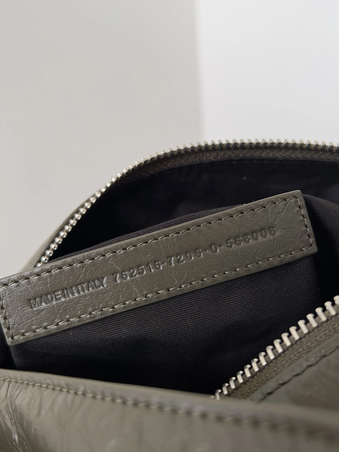 Balenciaga Vintage Lambskin  Multi-Function Street Style Tote MoistureWicking 64660