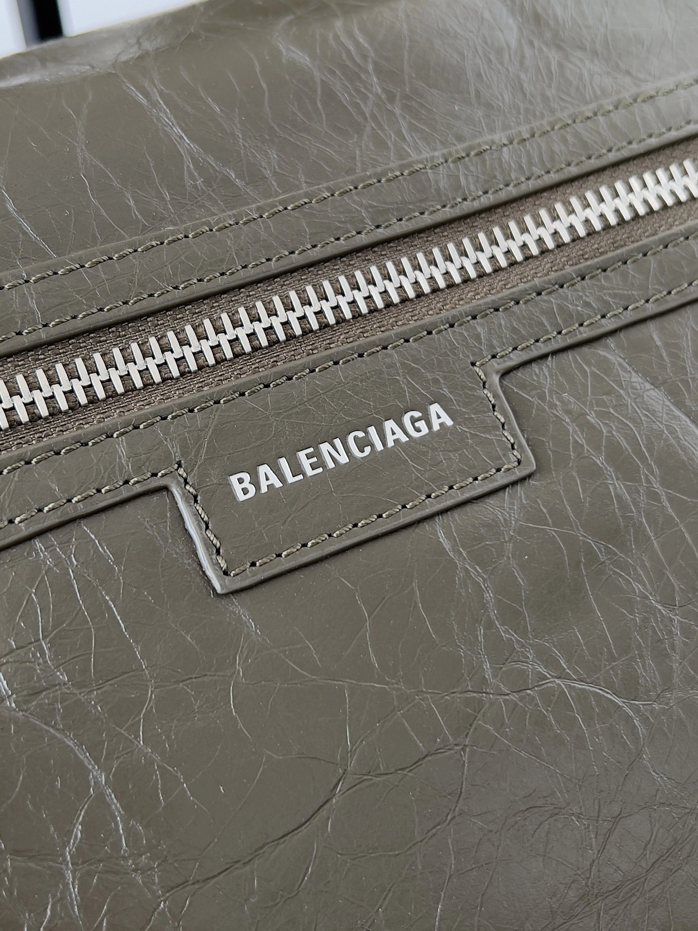 Balenciaga Vintage Lambskin  Multi-Function Street Style Tote MoistureWicking 64660