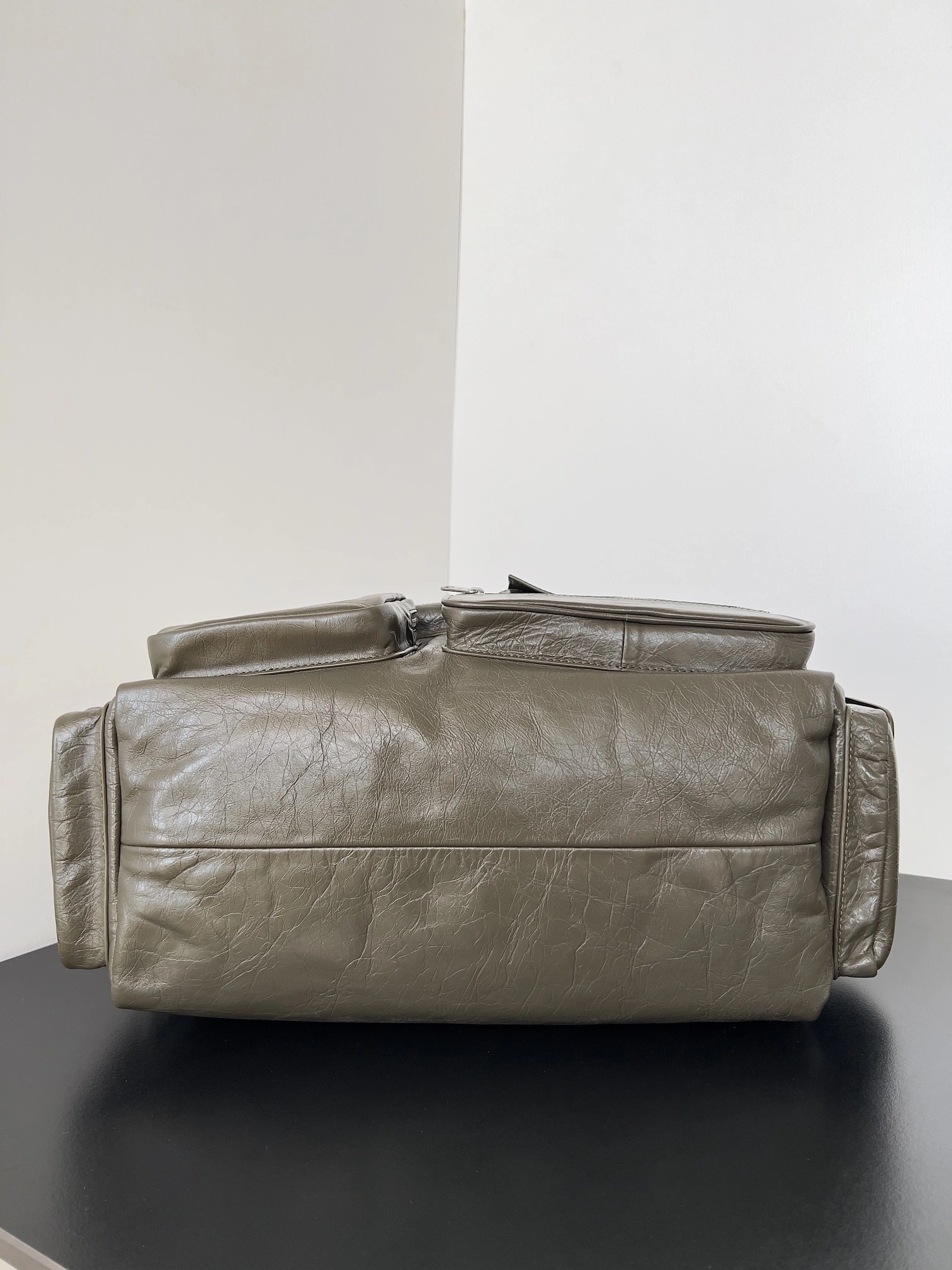 Balenciaga Vintage Lambskin  Multi-Function Street Style Tote MoistureWicking 64660