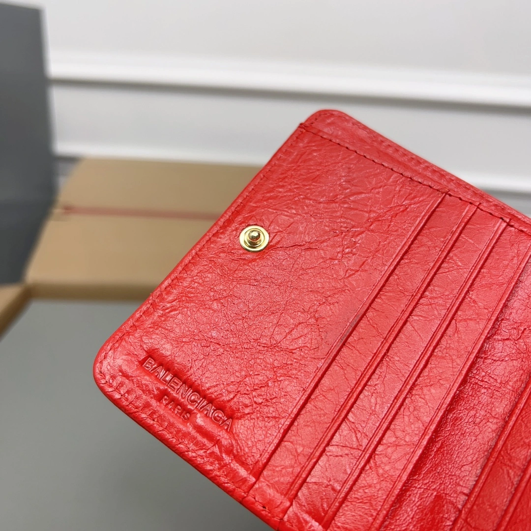 SoftTouch Balenciaga Vintage Red Cracked Leather Mini Wallet with Compartments 60853