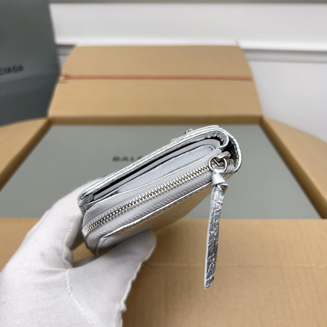 Sustainable Balenciaga Vintage Silver Leather Short Wallet with Card Slots 60854