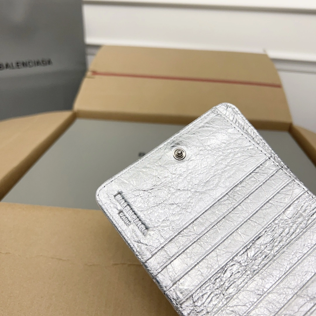 Sustainable Balenciaga Vintage Silver Leather Short Wallet with Card Slots 60854