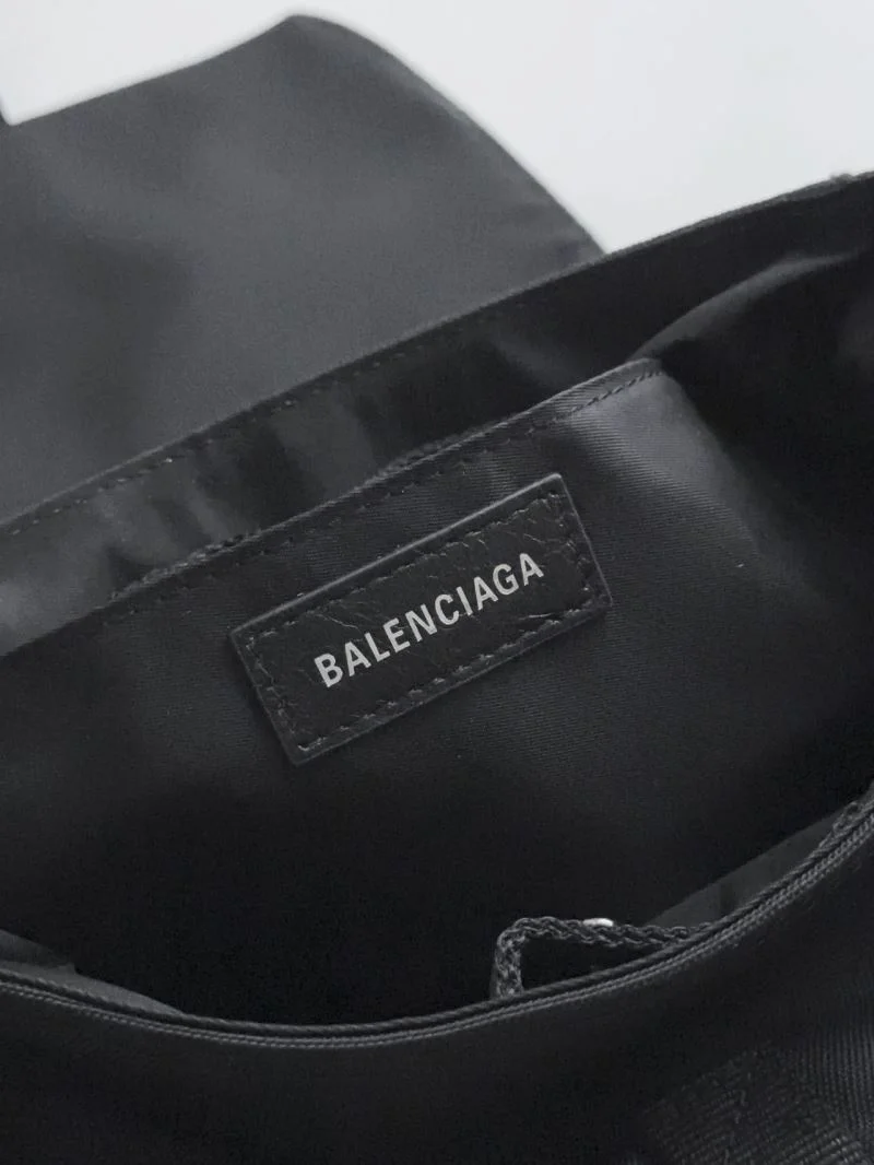WrinkleFree Balenciaga Waterproof Nylon Army Black Messenger Bag 38241