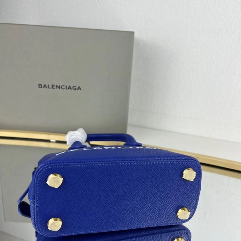 Balenciaga XXS Super Mini Trend-Disrupting Shell Bag UrbanChic 78305