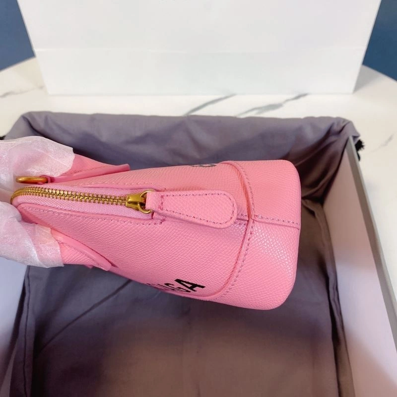 Balenciaga XXS Trend-Defying Oversized Letter Shell Bag Reliable 75235