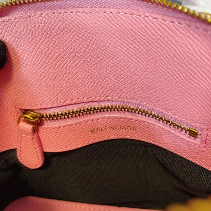 Balenciaga XXS Trend-Defying Oversized Letter Shell Bag Reliable 75235
