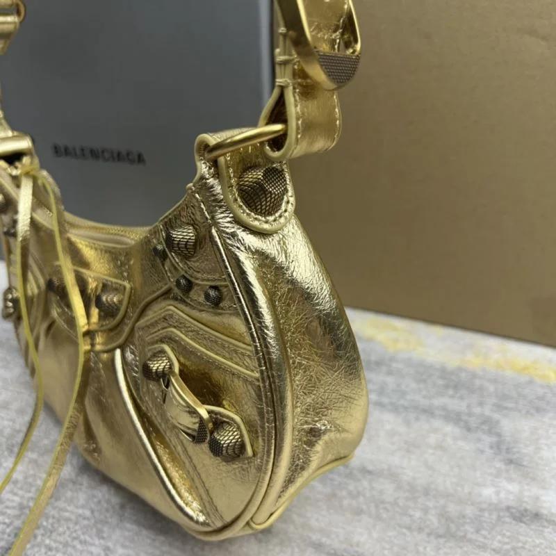 Popular Balenciaga Xiaojin Retro Motorcycle-Inspired Half Moon Dumpling Bag 38351