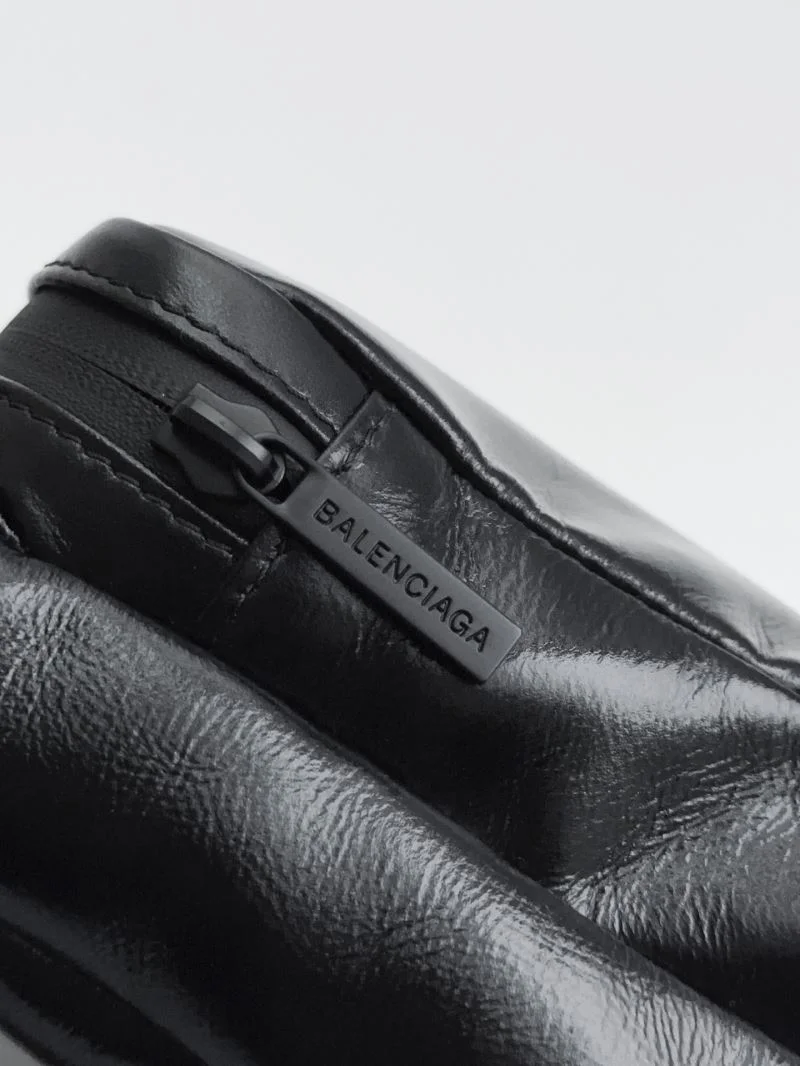 Balenciaga x Under Armour Black Leather Crossbody Bag Chic 38225