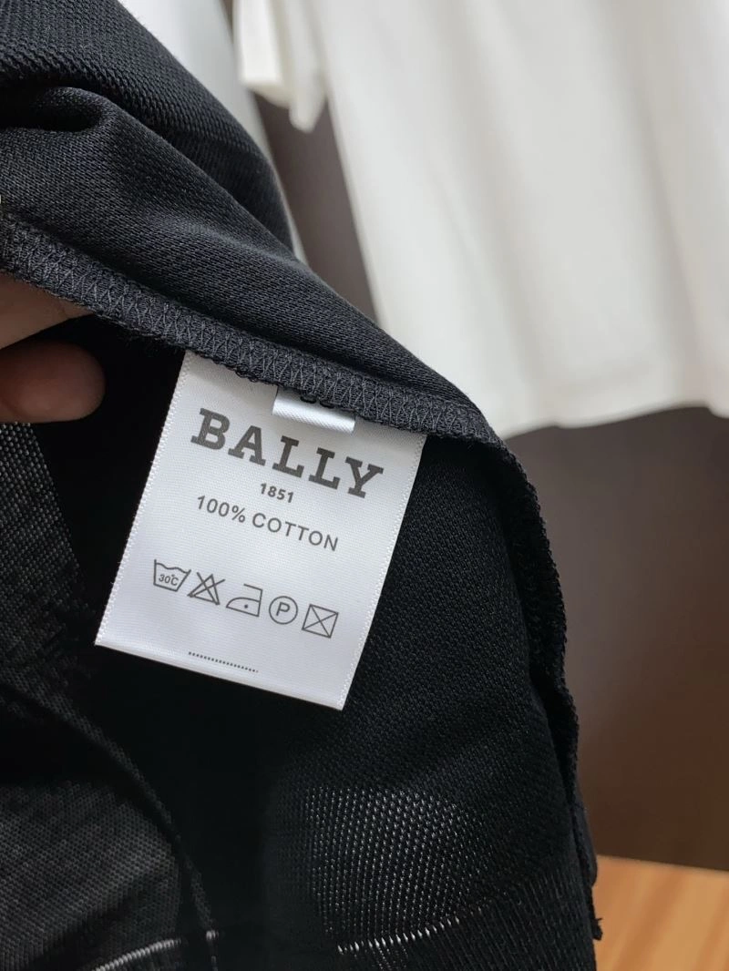 UrbanChic Bally T-Shirts 160975