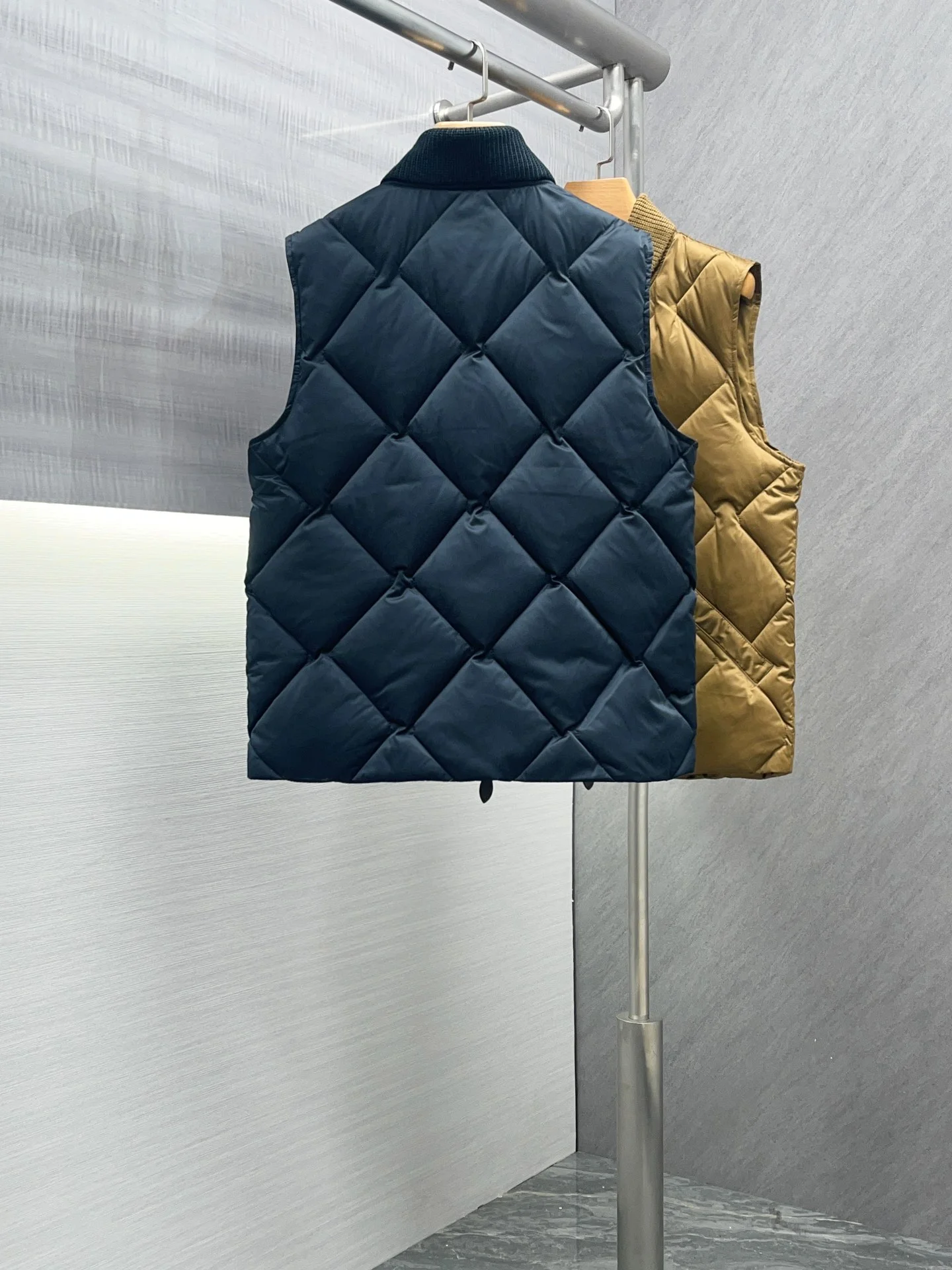 Versatile Berluti Down Jackets 165087
