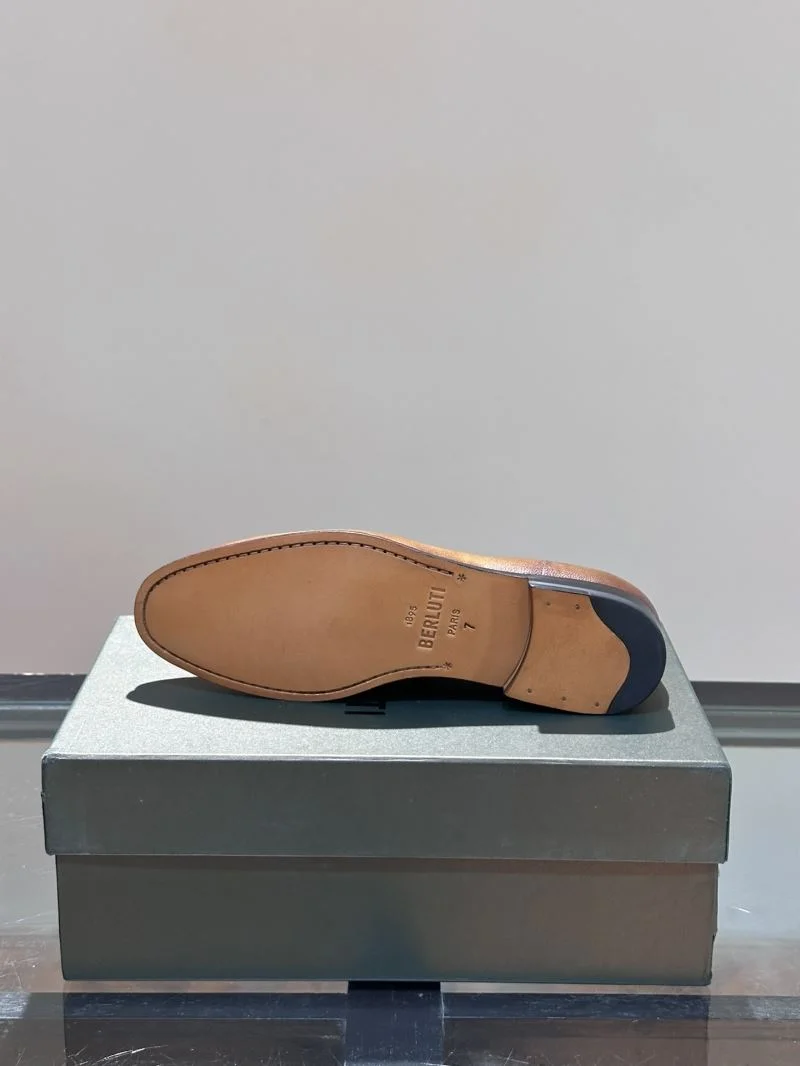 Berluti Shoes Versatile 14927