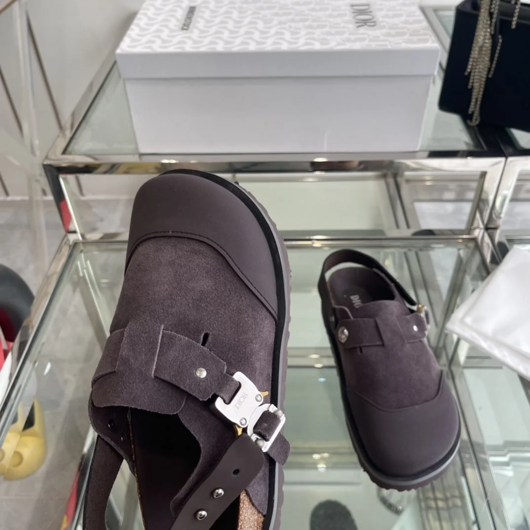 Lightweight Birkenstock Sandals 8354