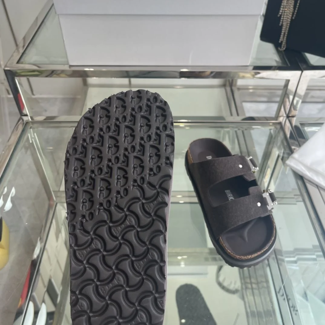 TechFriendly Birkenstock Sandals 8339