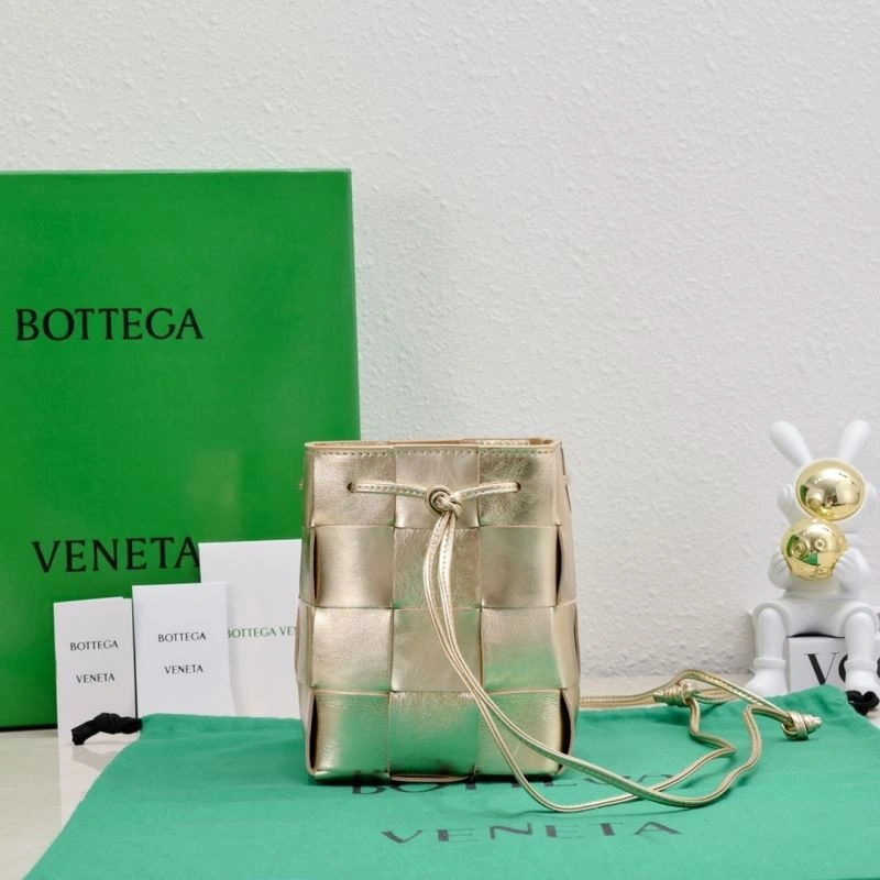 Bottega Veneta Bucket Bags UrbanChic 67873