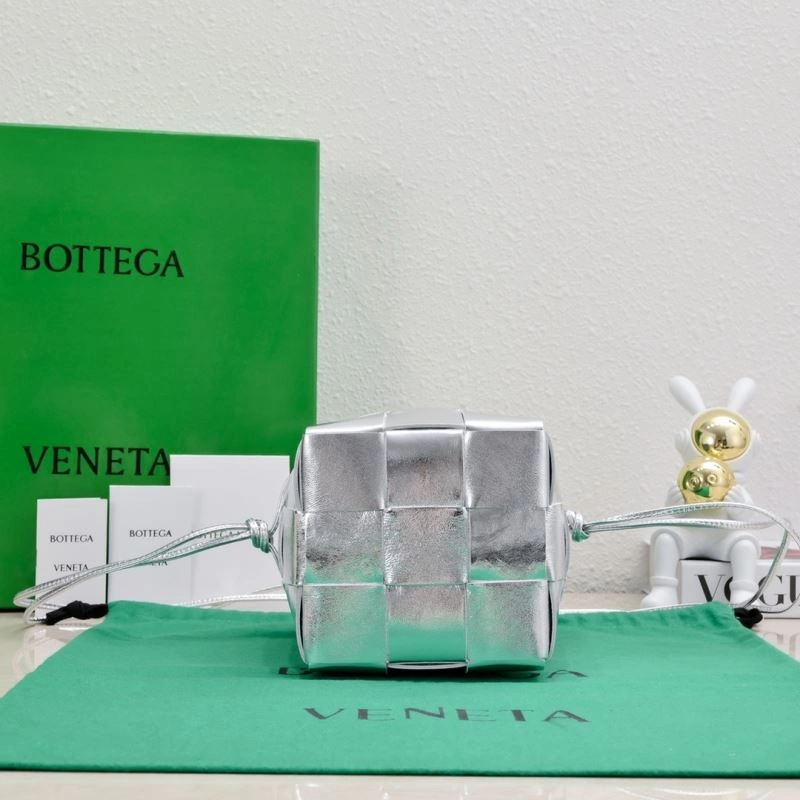 Bottega Veneta Bucket Bags WaterResistant 67872