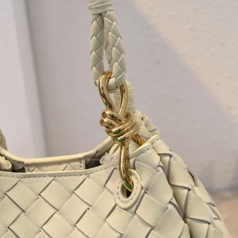 Lightweight Bottega Veneta Bucket Bags 51954