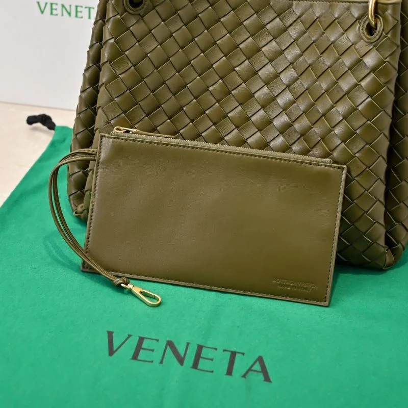 Bottega Veneta Bucket Bags Minimalist 51941