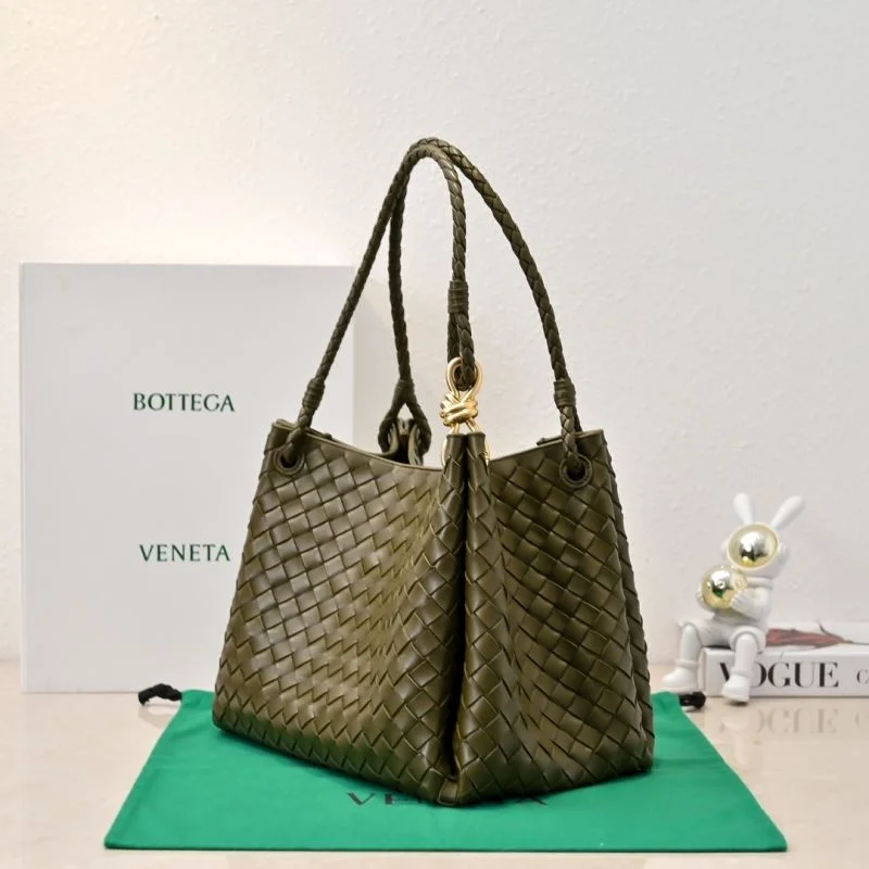 Bottega Veneta Bucket Bags Minimalist 51941