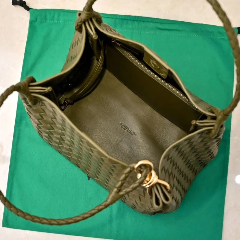 Bottega Veneta Bucket Bags Minimalist 51941
