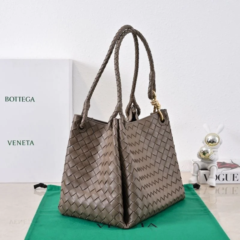 Bottega Veneta Bucket Bags Refined 51979