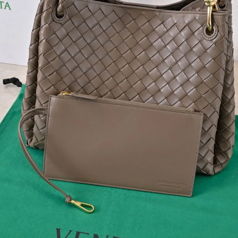 Bottega Veneta Bucket Bags Refined 51979