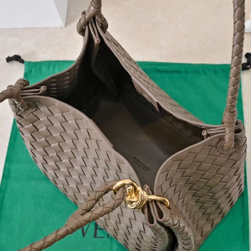 Bottega Veneta Bucket Bags Refined 51979