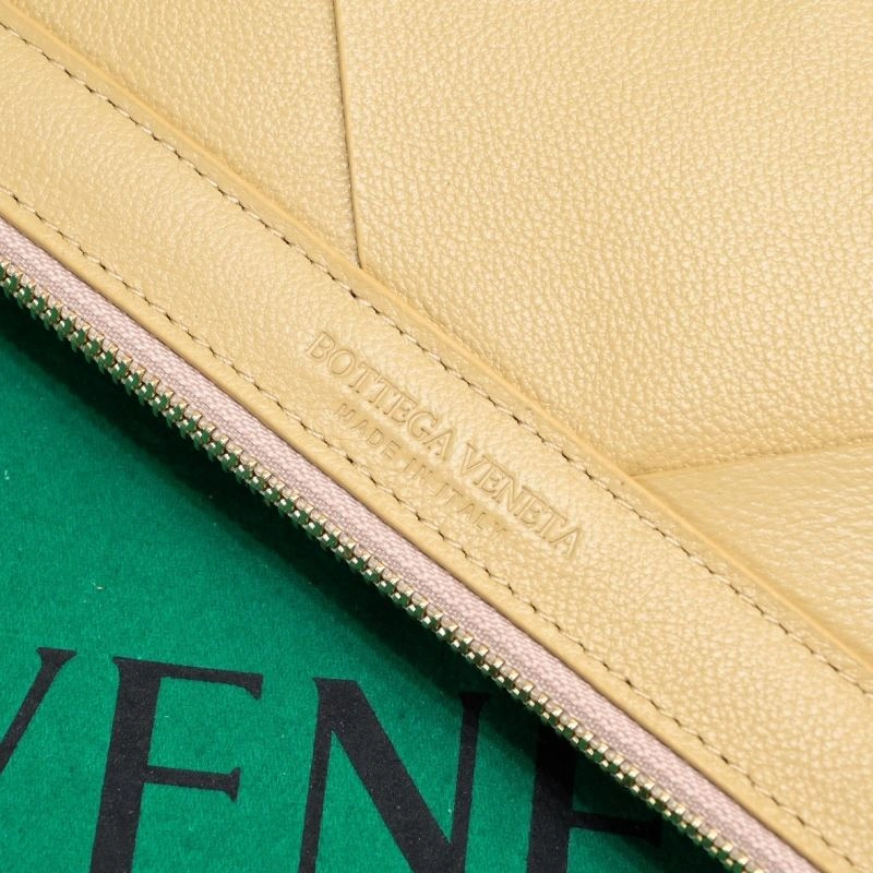 Effortless Bottega Veneta Clutch Bags 67905