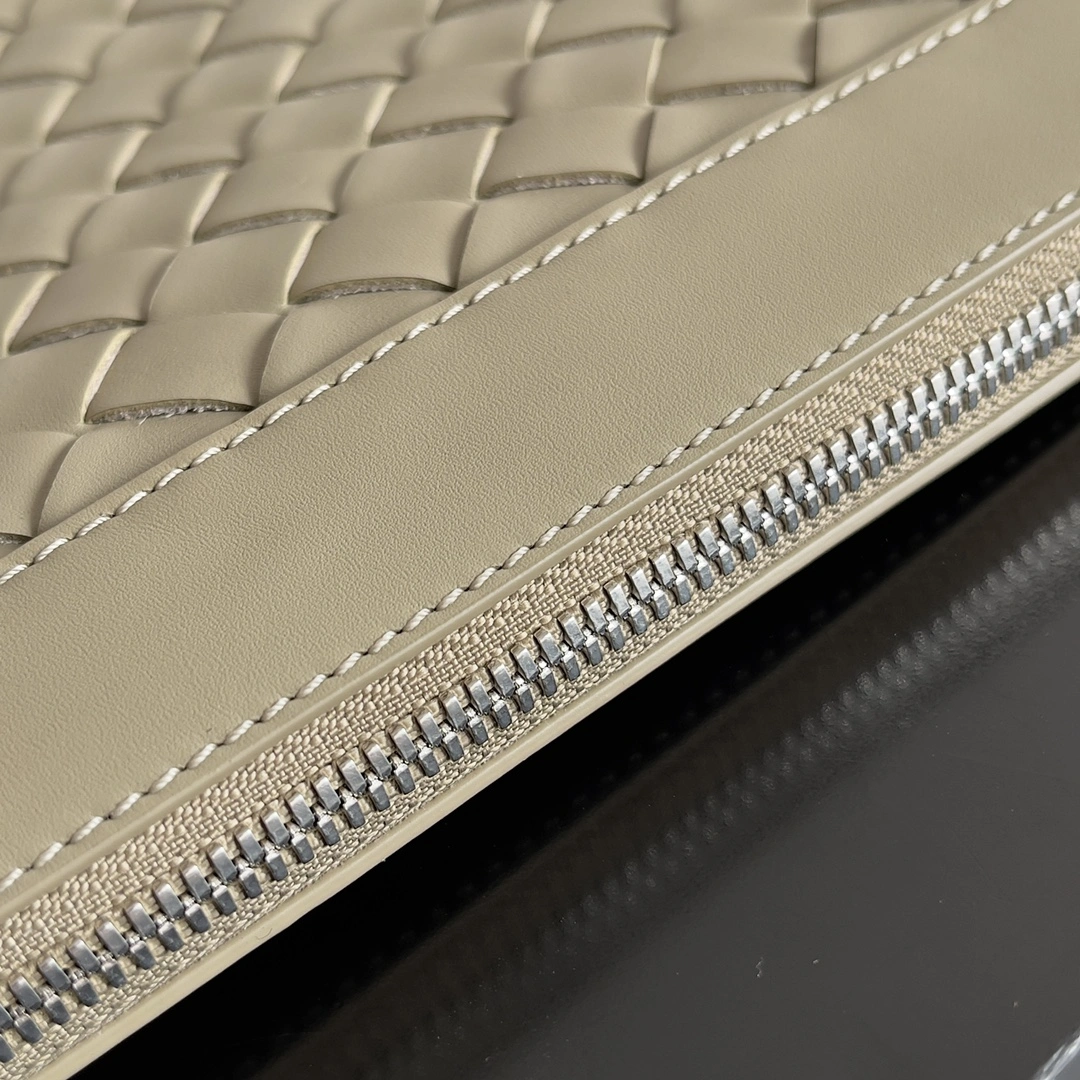Bottega Veneta Clutch Bags WeatherProof 67761
