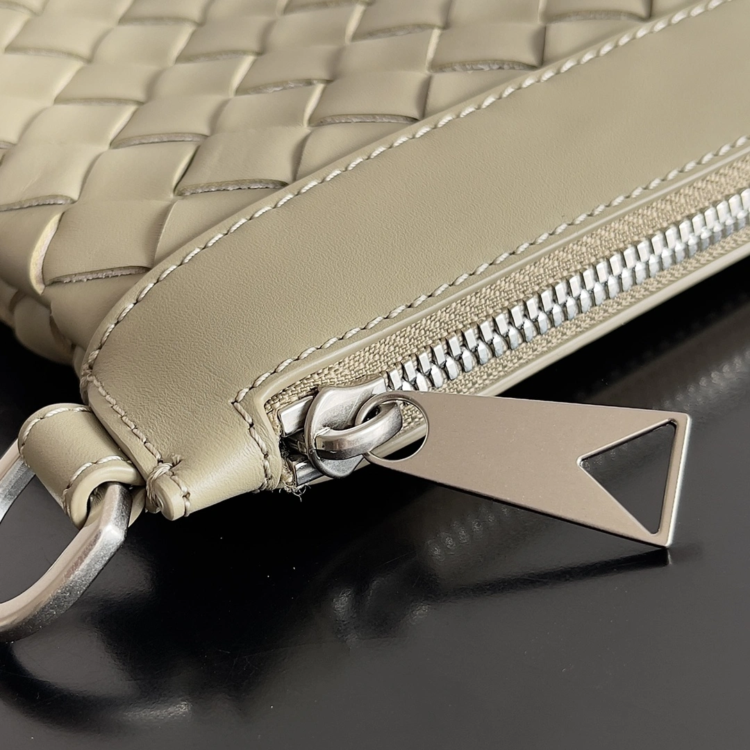 Bottega Veneta Clutch Bags WeatherProof 67761