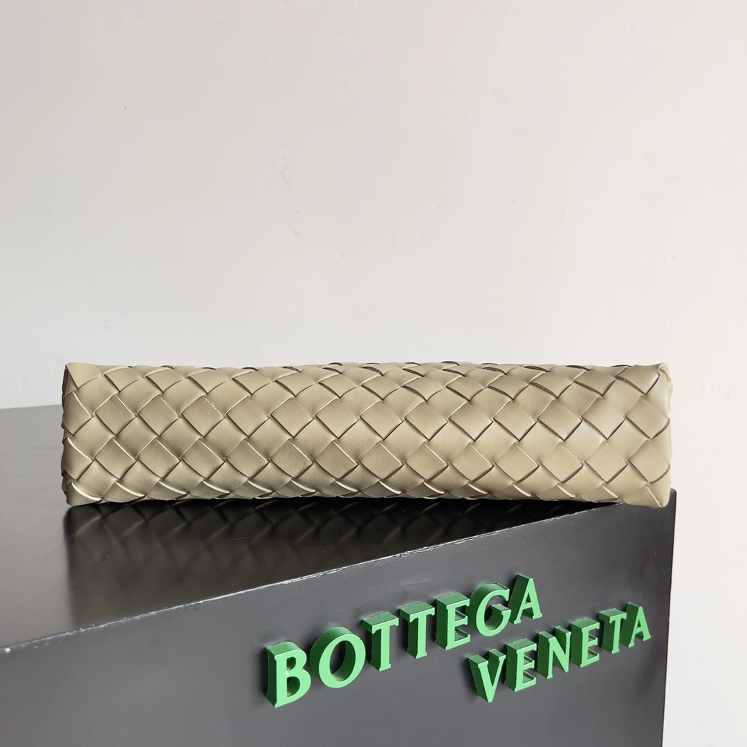 Bottega Veneta Clutch Bags WeatherProof 67761