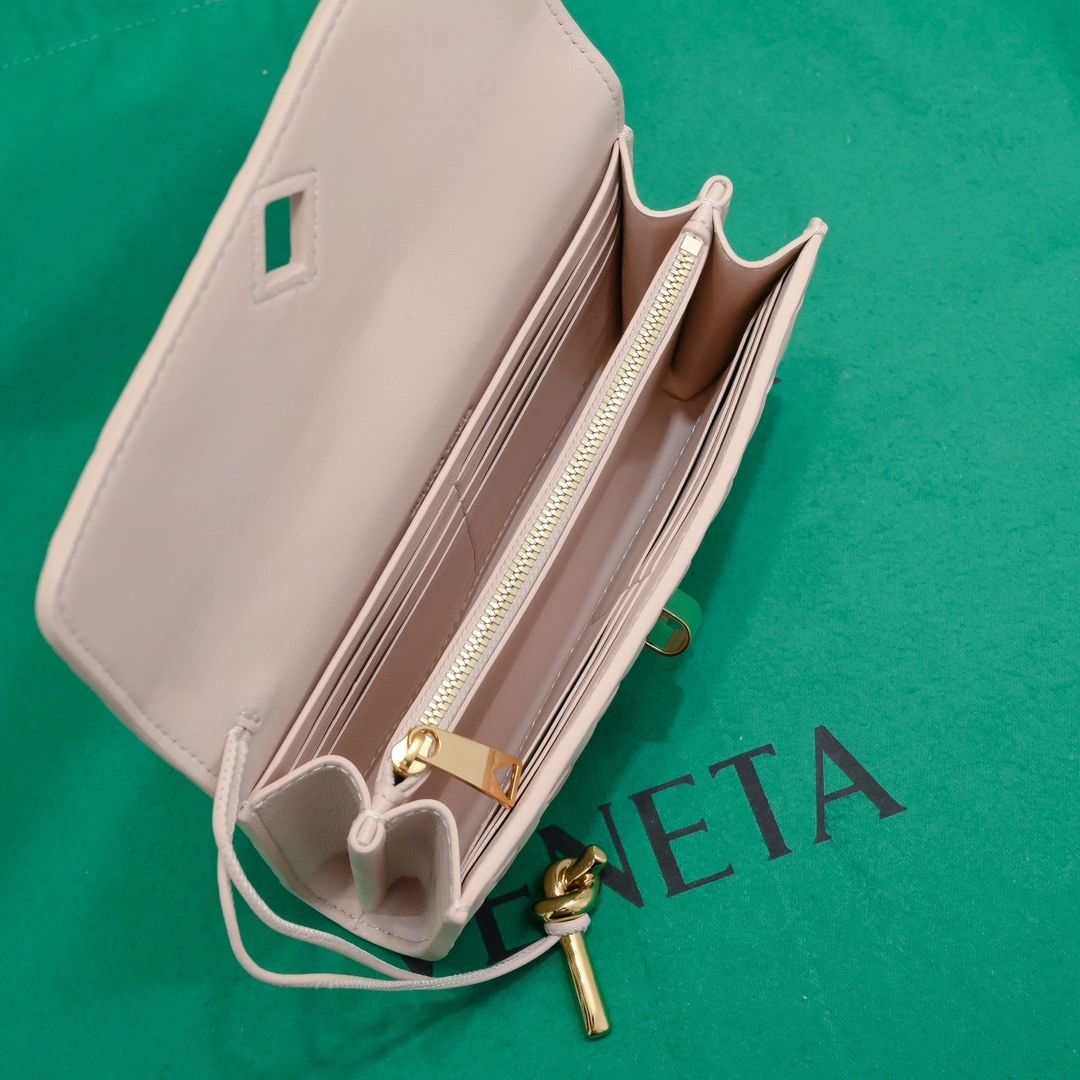 Bottega Veneta Clutch Bags FreshLook 67746