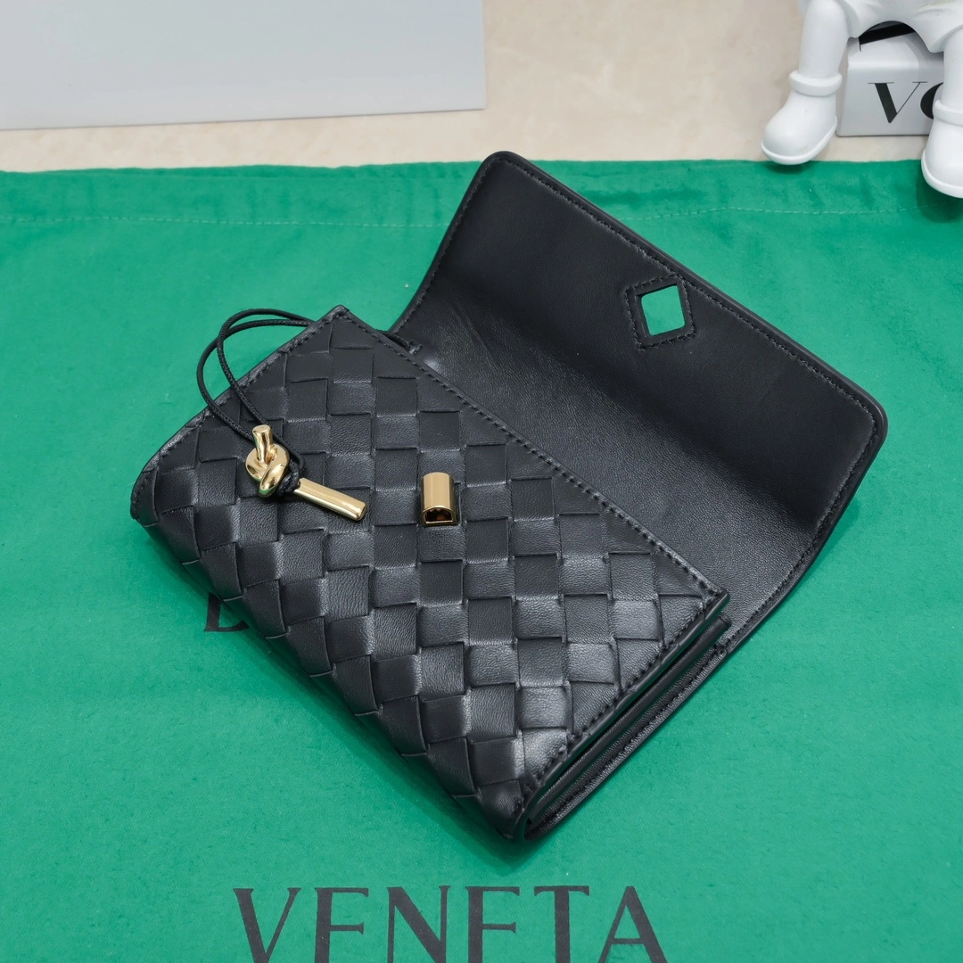 Bottega Veneta Clutch Bags Sporty 67751