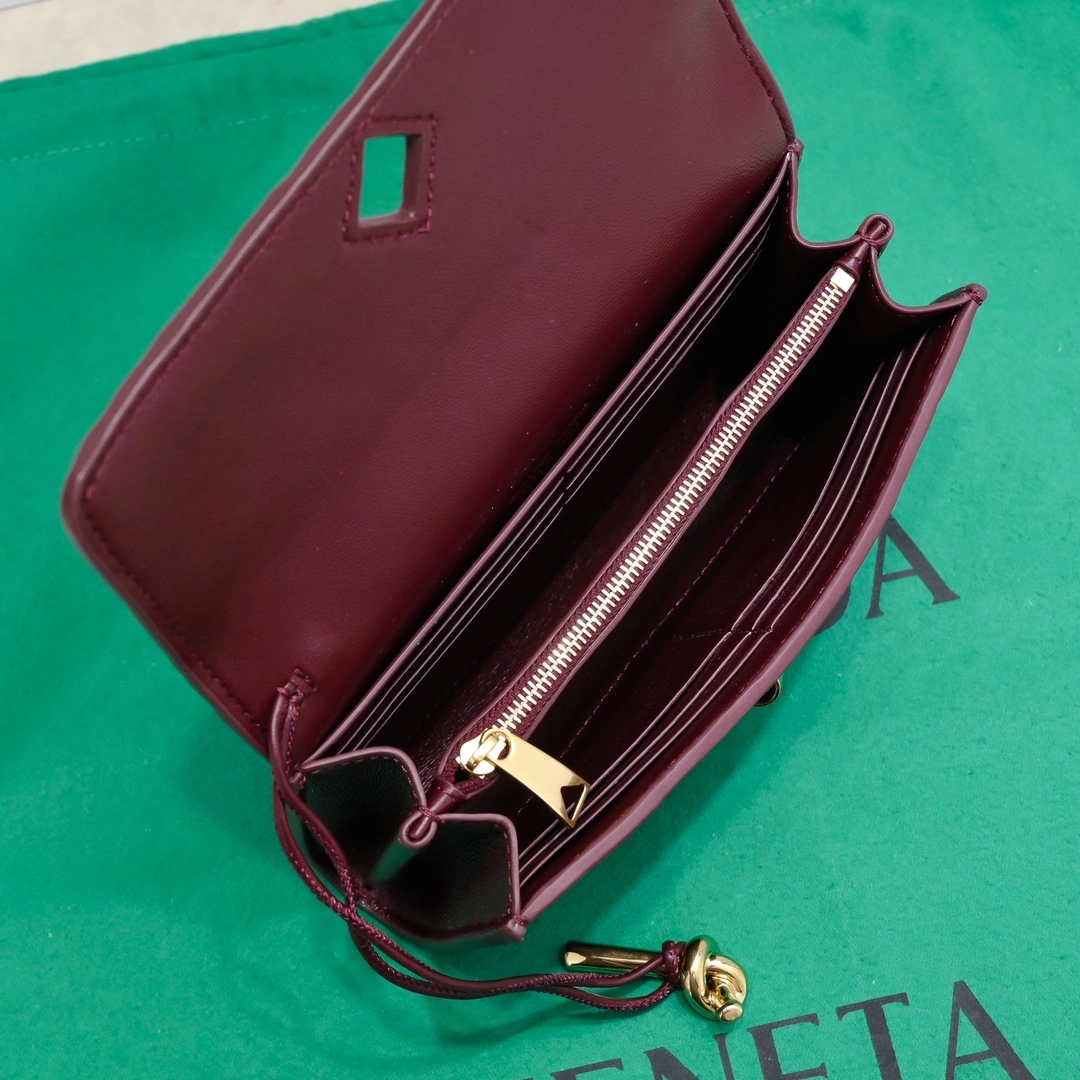 Tailored Bottega Veneta Clutch Bags 67747