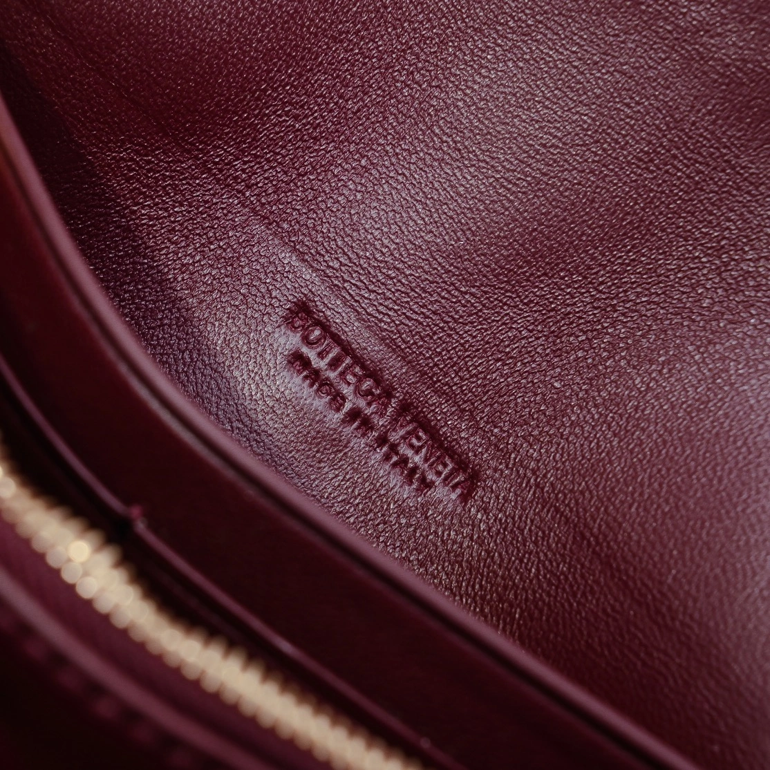 Tailored Bottega Veneta Clutch Bags 67747