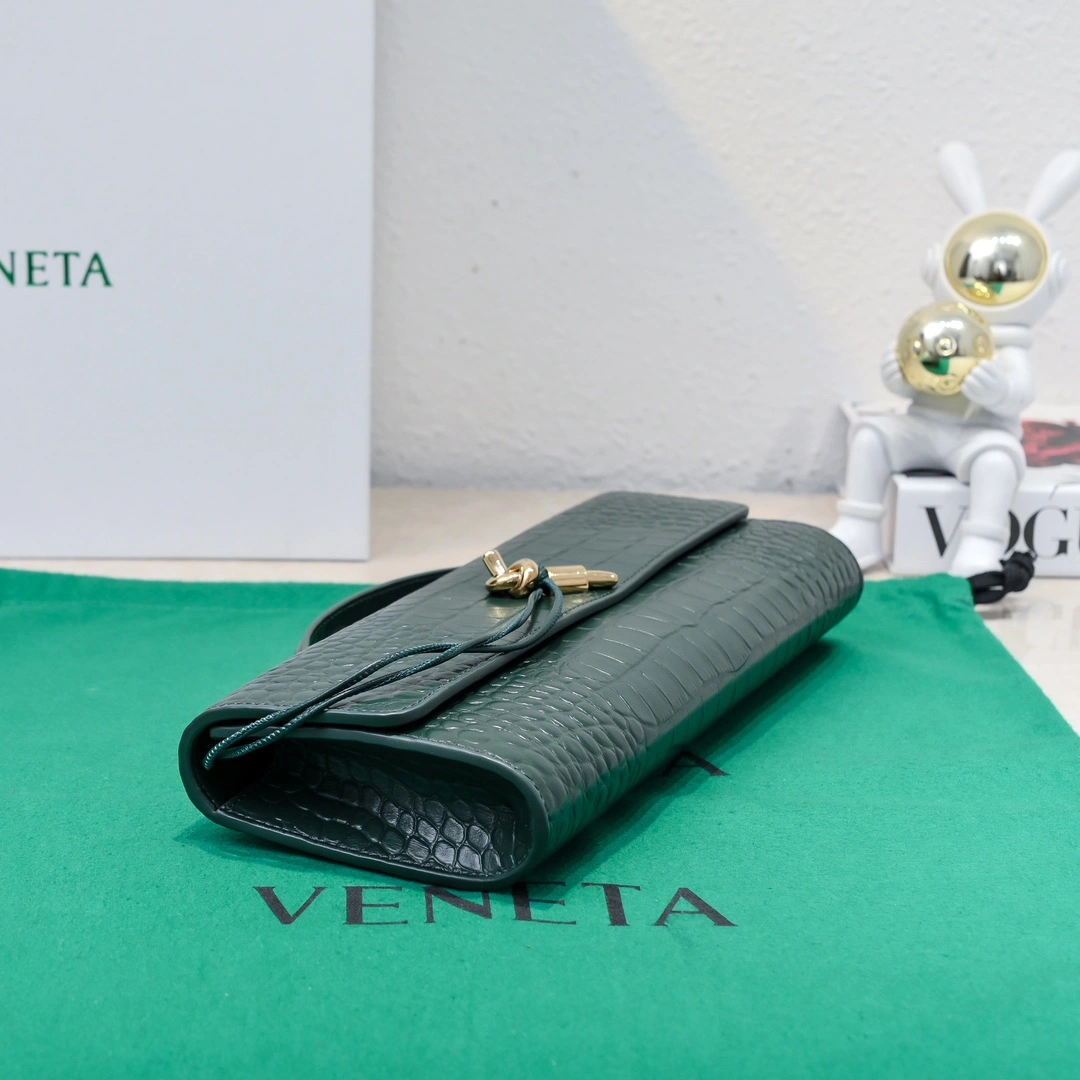 Modern Bottega Veneta Clutch Bags 67750