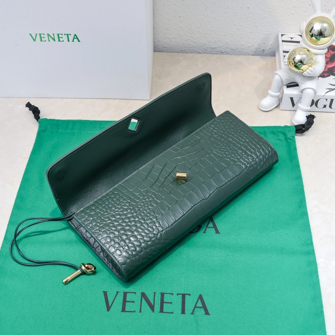 Modern Bottega Veneta Clutch Bags 67750