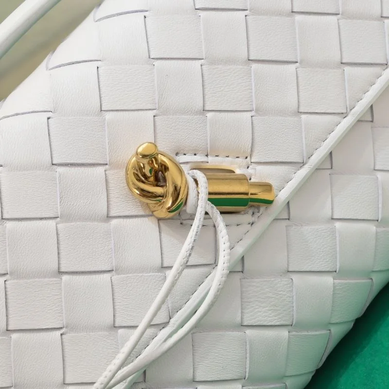 ZipUp Bottega Veneta Clutch Bags 51937